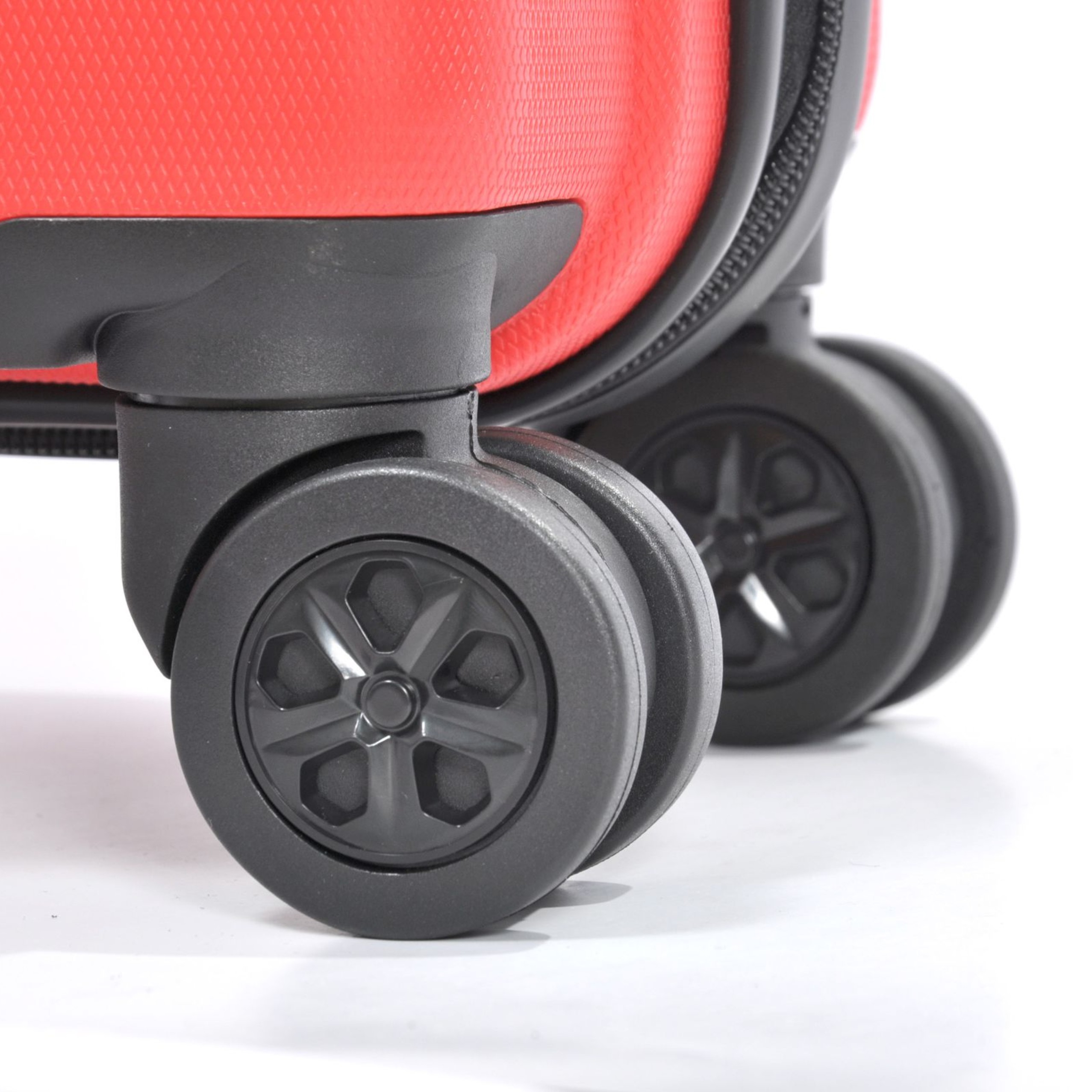 Валіза Concorde cередня TM Columbus 221301